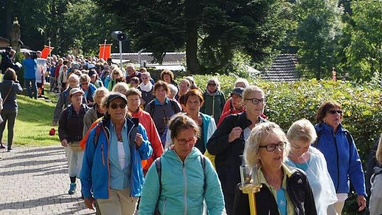 Impressionen von der Kreuzbergwallfahrt. Foto: Marion Eckert