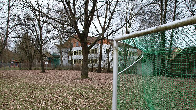 Über dieses Areal könnte die neue fußläufige Verbindung in die Altstadt entstehen. Gleichzeitig bestünde hier die Möglichkeit für die Kindergarteneltern, ihre Fahrzeuge abzustellen und gefahrlos den Kindergarten zu erreichen. Thomas Malz