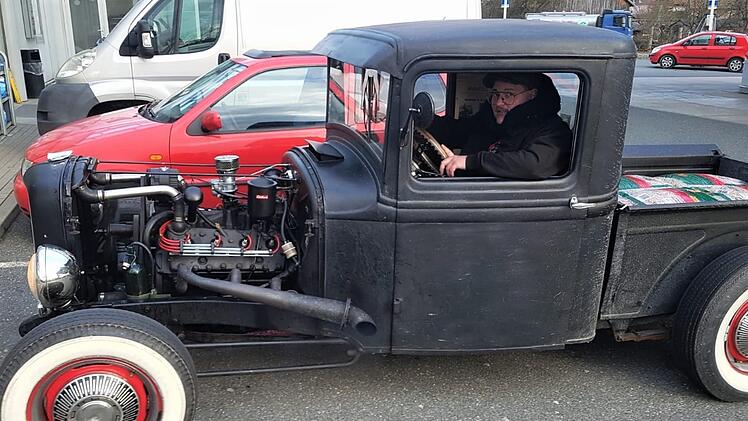 Johannes Vogt in seinem Hot Rod Baujahr 1934. Foto: privat