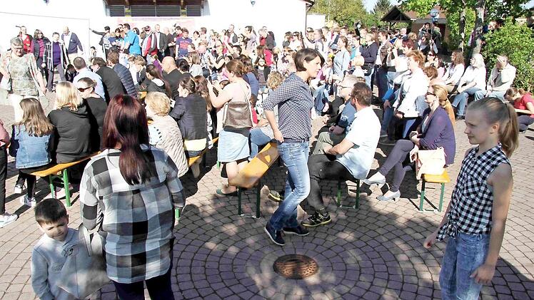 Auch viele Eltern, Großeltern und Ehemalig kamen zur Feier.