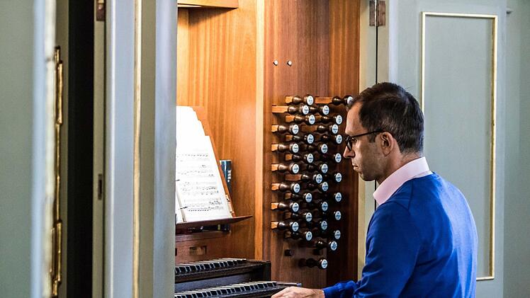 Mario Hospach-Martini musizierte an der Schuke-Orgel der Coburger Morizkirche.Foto: Jochen Berger