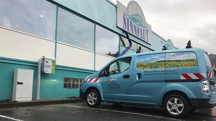 Auch an der Therme Sinnflut gibt es nun eine Ladesäule. Foto: Felix Brust