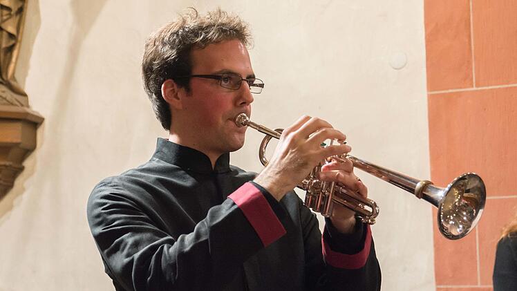 Der Trompeter Moritz Görg setzte verschiedene Glanzpunkte bei der Aufführung des Werkes "Stella Natalis" von Karl Jenkins.