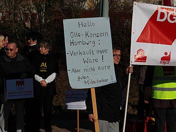 Die Botschaften der Baur-Belegschaft und des Deutschen Gewerkschaftsbundes an die  Otto-Gruppe waren deutlich. Fotos: Bastian Girg