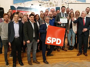 Viele junge Leute und fast die komplette Stadtratsfraktion treten (wieder) für die SPD  zur Kommunalwahl in Coburg an. Foto: Simone Bastian