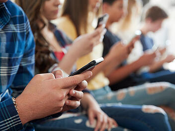 Handy an Schulen, Smartphone, Söder, Bayern, Grundschule