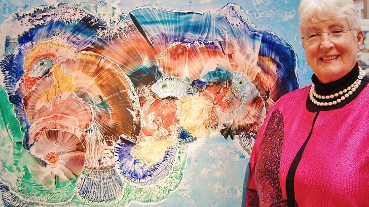 Altes und Neues zeigt Sieglinde Gottschalk-Vahldieck in der Ausstellung im Foyer des Rossini-Saales.  Foto: Sigismund von Dobschütz