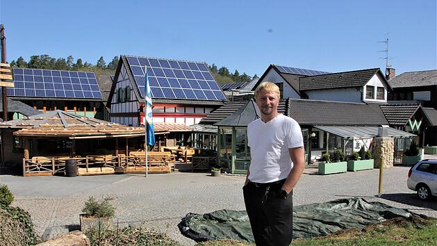 Georg Jung vom Waldhotel B&auml;chlein. Erst im M&auml;rz wurde seine neue Alm,mit Biergarten fertig.Veronika Schadeck