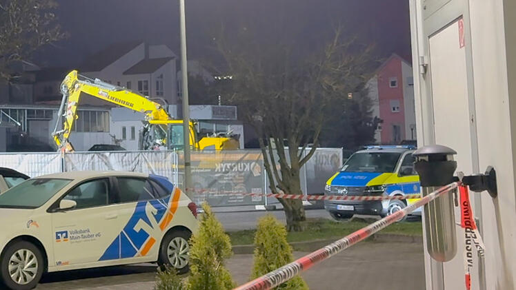 Main-Tauber-Kreis: Baggerfahrt außer Kontrolle - Polizei erschießt Fahrer