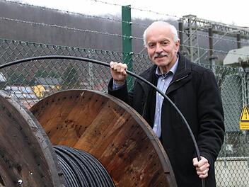 Umspannwerk Bad Brückenau: Die Stadtwerke träumen schon lange von einem Windpark mit Bürgerbeteiligung. Die Gespräche mit dem Investor "Windkraft Bayern" seien aber nie konkreter geworden, sagt Stadtwerke-Chef Günter Schneider. Foto: Ulrike Müller