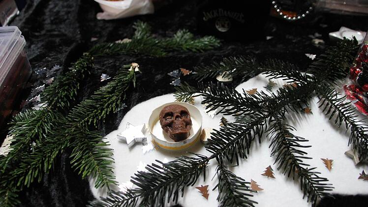 Totenköpfe und Weihnachten passen zusammen - finden Heavy Metaller. Foto: Robert Wagner