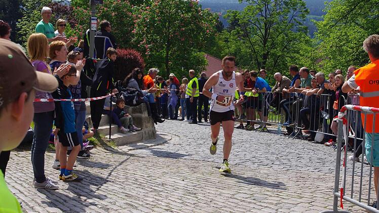 Der Dritte des Lucas-Cranach-Laufs, Alexander Finsel, kurz vor dem Ziel. Foto: Heike Schülein
