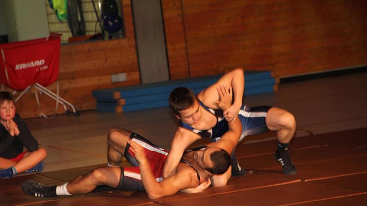 Die Ringer des AC-Lichtenfels zeigten einen Showkampf.Gerda Völk