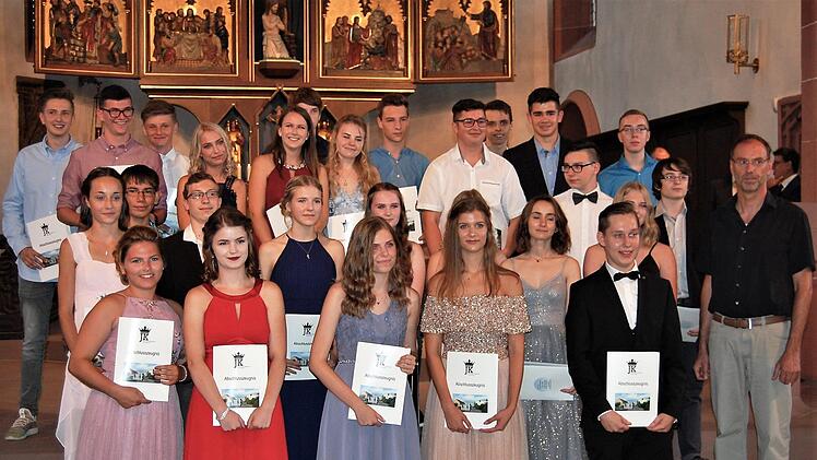 Abschlussfeier für die Hammelburger Realschul-Absolventen (Klasse 10b).Sigismund von Dobschütz