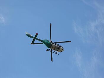 Aktuell kreist ein Polizeihubschrauber über Fürth (MIttelfranken). Grund dafür, ist eine Fahndung. Symbolbild: Grundmann/News5