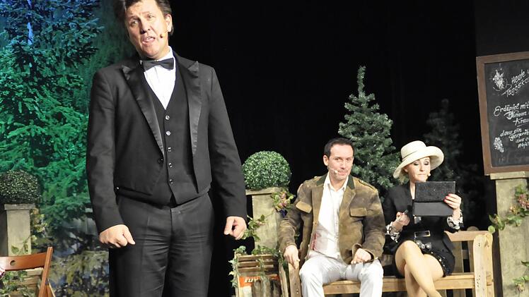 Servus Peter - Eine Hommage an Peter Alexander gab es im Kurtheater Bad Kissingen. Foto: Peter Klopf