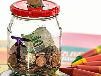 ETF-Sparplan oder Einmalanlage: Was Experten sagen &ndash; und was Anleger wirklich tun