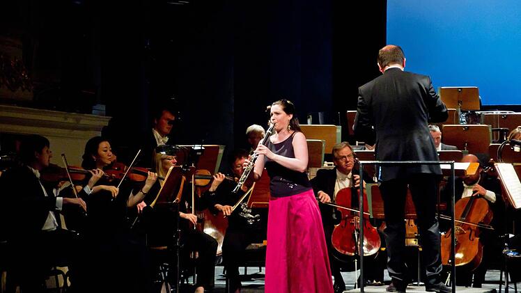 Impressionen von Sinfoniekonzert im Landestheater Coburg mit der Solistin Annelien van WauweFoto: Jochen Berger