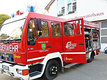 Demn&auml;chst sind die Kinder Mitglied im Verein und d&uuml;rfen auch das Feuerwehrauto inspizieren. Petra Malbrich
