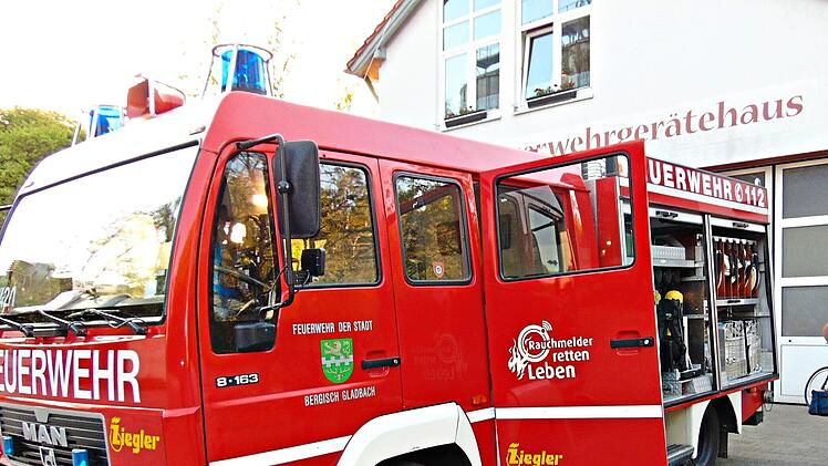 Demn&auml;chst sind die Kinder Mitglied im Verein und d&uuml;rfen auch das Feuerwehrauto inspizieren. Petra Malbrich