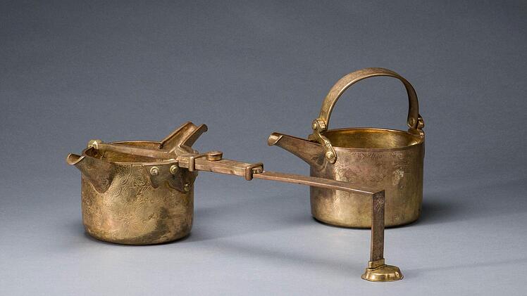 Sakekannenset, wie es auf Hochzeiten benutzt wurde