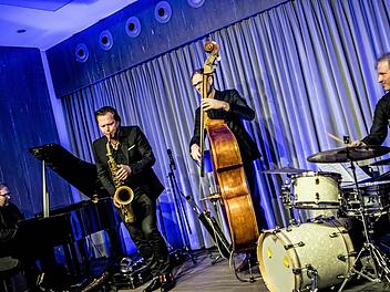 David Gazarov, Mulo Francel, Sven Faller und Robert Kainar (von links) gastierten bei "Leise am Markt" in Coburg.Foto: Jochen Berger