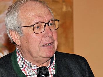 Otmar Lutz war von 1999 bis 2013 Chef der Bad Kissinger Spielbank. Im Erzählcafé im Haus St. Michael erzählte er aus seinem Leben. Foto: Dieter Britz