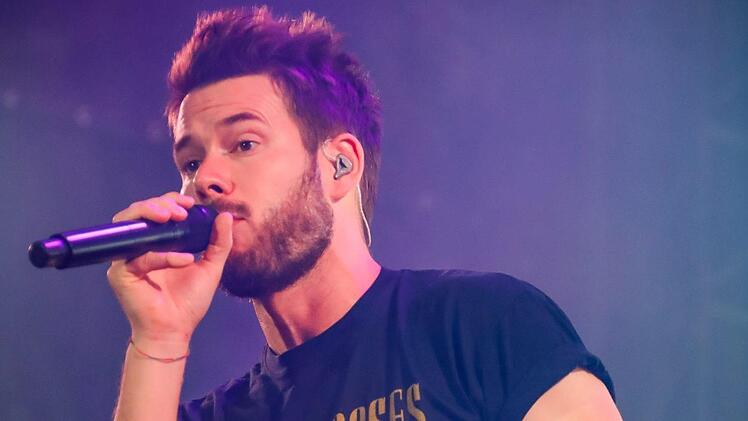 Begeisterten die rund 5000 Besucher: Revolverheld bei ihrem Open-Air-Konzert auf dem Schlossplatz. Matthias Hoch