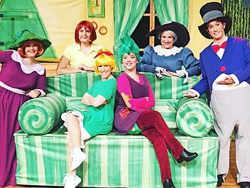 Bunte Kostüme, bunte Kulissen: Das Musical "Hexen Hexen Überall!" feiert große Erfolge und wird nun auch Bamberg beehren. Foto: PR