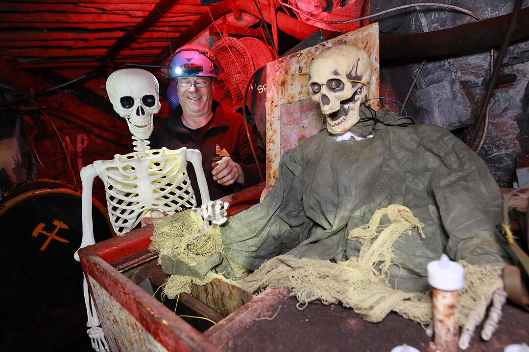 Vorbereitungen zu Halloween im Bergwerk Röhrigschacht
