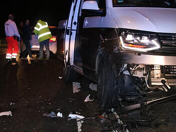 Großer Sachschaden entstand bei einem Unfall am Ortsausgang von Garitz Richtung Albertshausen. Foto: Ralf Ruppert