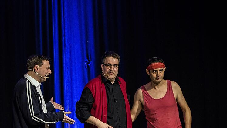 Das neue Programm des Kabarett-Trios TBC feierte seine Premiere in Beiersdorf.Foto: Jochen Berger