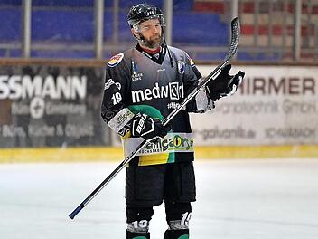 Gefühlschaos dürfte bei Daniel Jun nach Spielschluss geherrscht haben. Das dritte Halbfinal-Duell mit dem EV Lindau war die letzte Partie des Trainers nach sieben Jahren bei den Höchstadt Alligators.  Foto: Picturedreams
