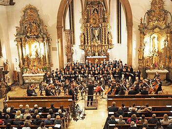 Der Chor wird vom Orchester "La Banda" unterstützt. Foto: privat