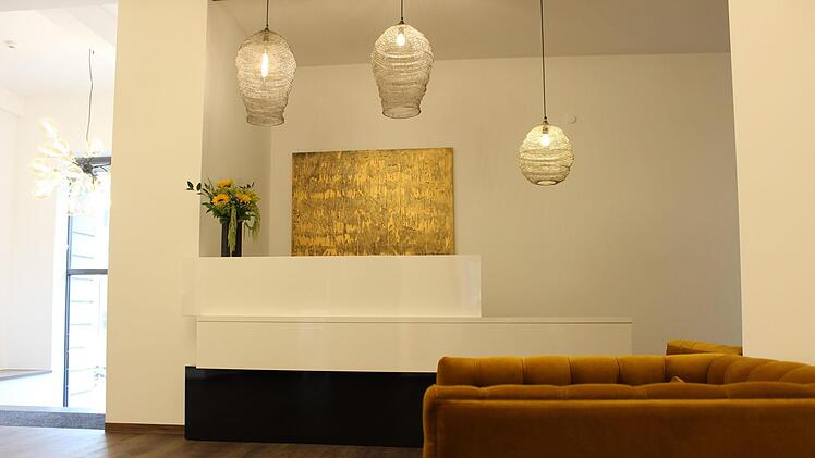 Der Eingangsbereich überzeugt mit modernem, edlen Design.  Fotos: Lukas Pitule