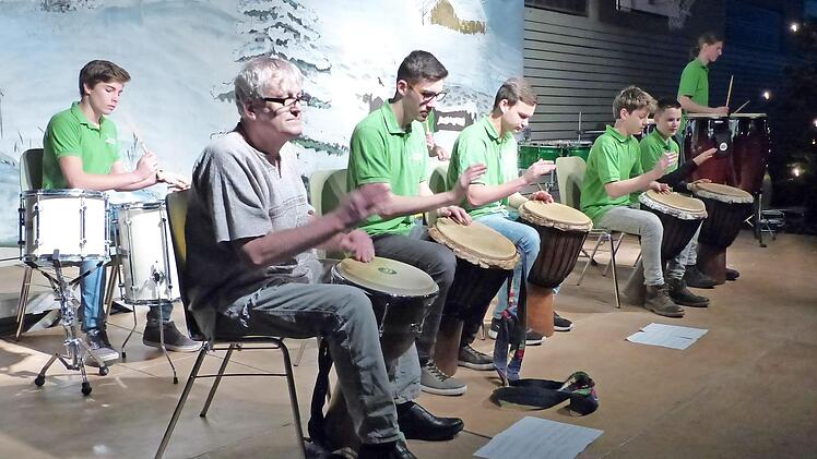 Das Percussion-Ensemble der Hemhofener Musikschule bei einem Konzert im letzten Jahr Foto: Pauline Lindner