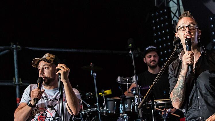 Seiler & Speer begeisterten das Publikum im Schlosshof von Tambach. Foto: Jochen Berger