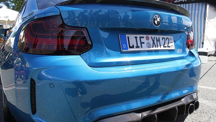 "Geiler Arsch", urteilte ein Besucher &uuml;ber die Verbreiterung des  BMW M2.
