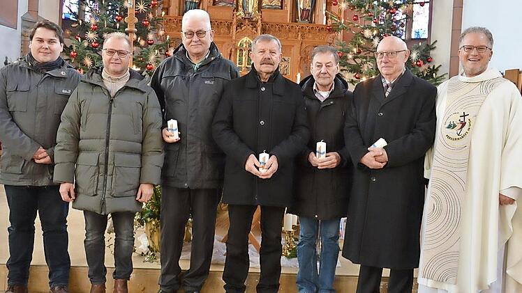 Arnold Kalt (Zweiter v. r.) war vierundzwanzig Jahre Kirchenpfleger.