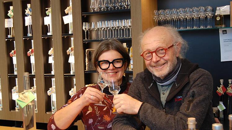 Lothar und Ingrid Bold eröffnen in Neuwirtshaus eine neue Destillathek. Wolfgang Dünnebier