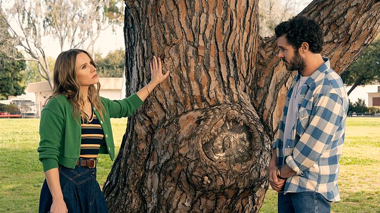 Wenn alles andere schiefgeht, muss eben ein Baum die Beziehung von Joanne (Kristen Bell) und Noah (Adam Brody) retten.