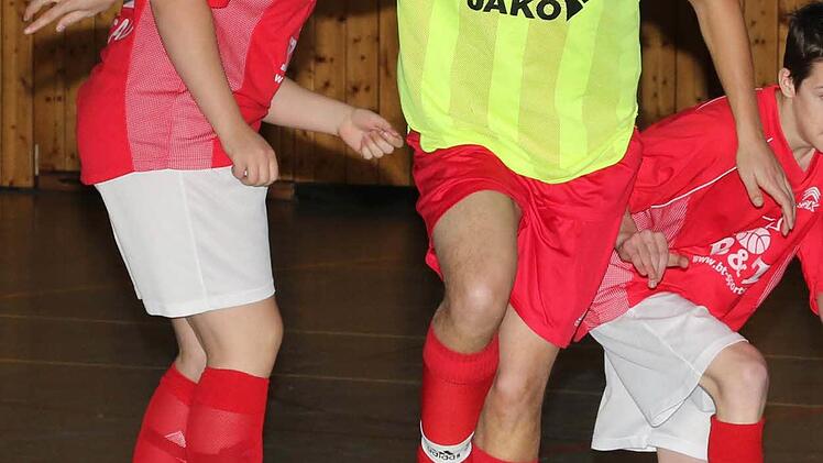 Unentschieden endete das Einlagespiel der Freiwilligen Feuerwehr gegen die Werkstätten St. Joseph.