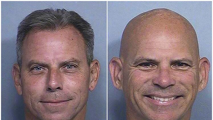 Erik Menendez (l) und sein Bruder Lyle Menendez