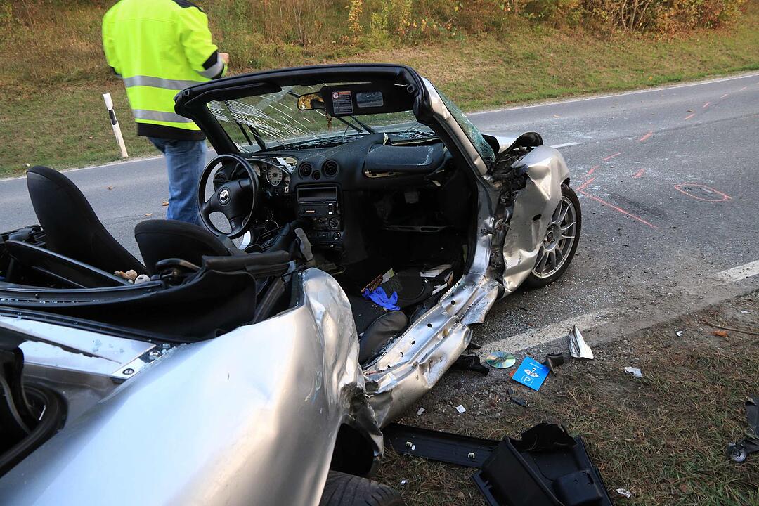 Kollision im Kreis Lichtenfels: Beifahrerin schwebt in Lebensgefahr