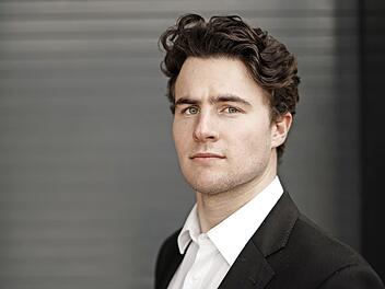 Bariton George Clark