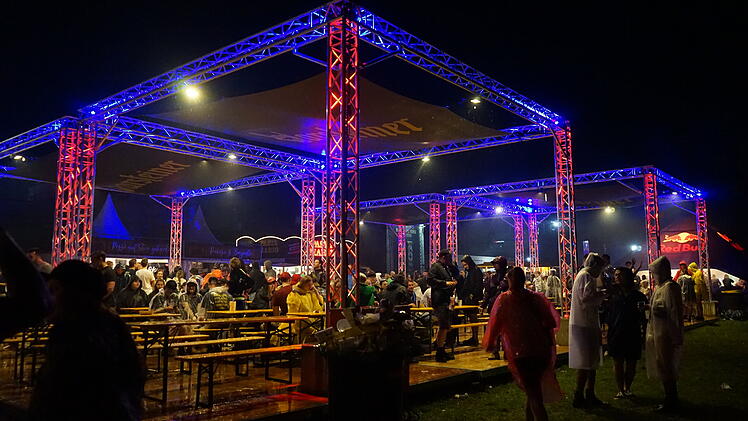 Unwetter bei Rock im Park 2022: Gewitter und Starkregen am späten Abend