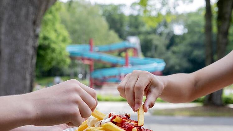 Pommes-Heißhunger im Freibad