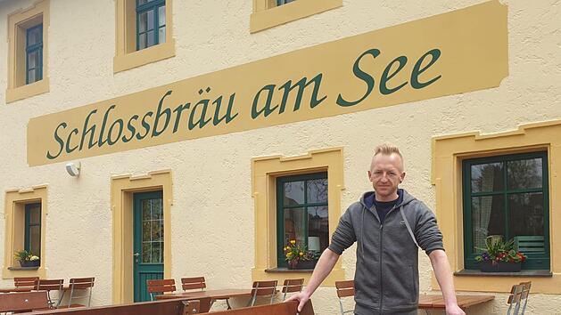 "Schlossbräu"-Wirt Frank Bauer sieht trotz der geplanten Lockerungen keinen Grund zur Euphorie.