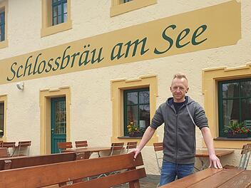 "Schlossbräu"-Wirt Frank Bauer sieht trotz der geplanten Lockerungen keinen Grund zur Euphorie.