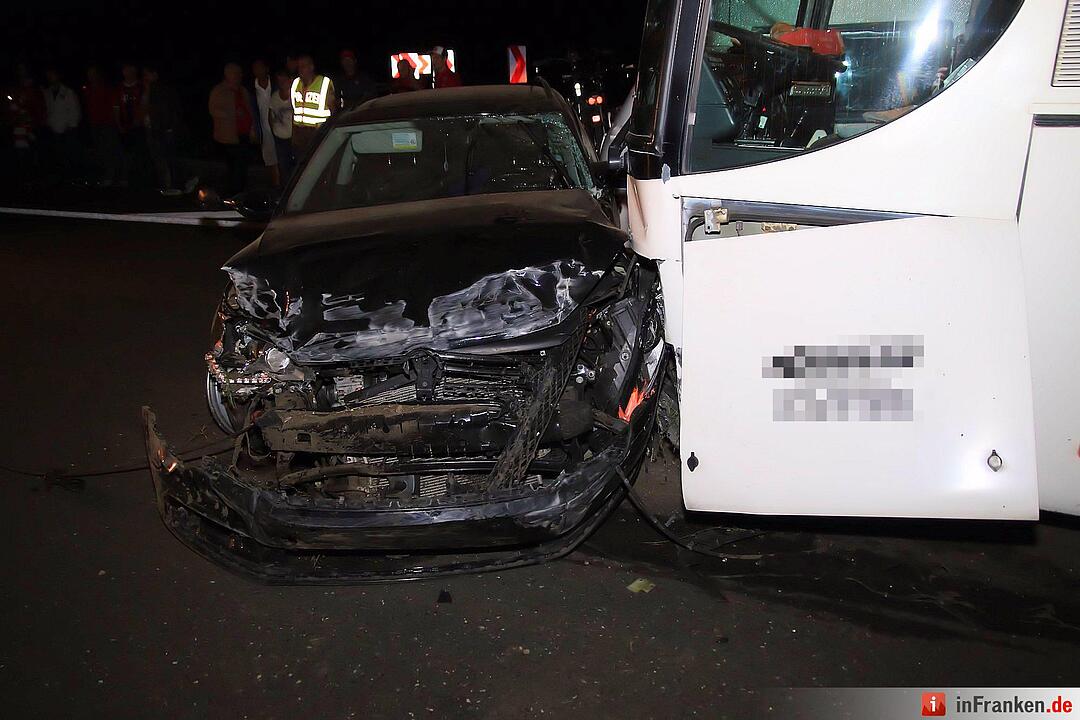 Unfall mit Reisebus auf der A73